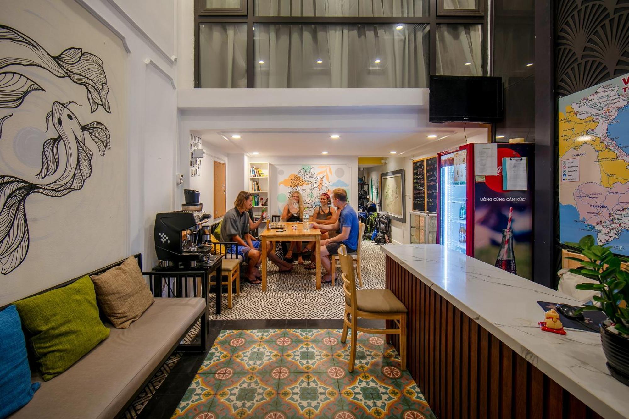 Downtown Hostel & Rooftop Bar ฮานอย ภายนอก รูปภาพ